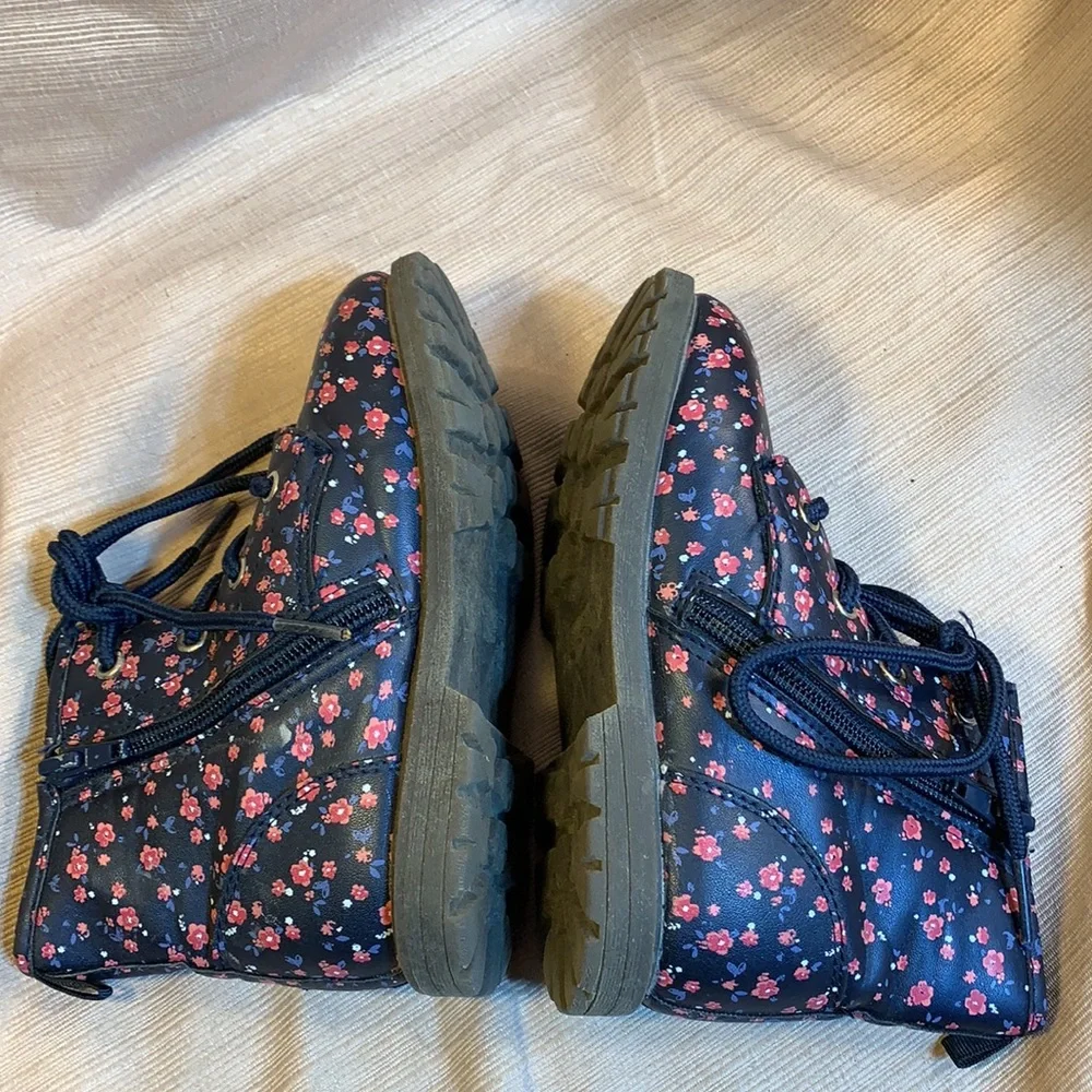 OshKosh B’gosh ankle booties w/side zipper